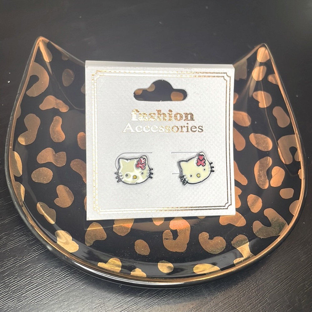 Hello kitty earrings